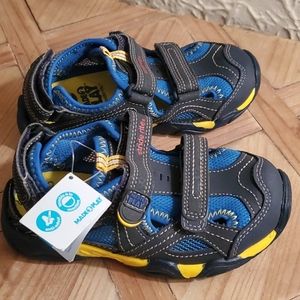 NWT sandals